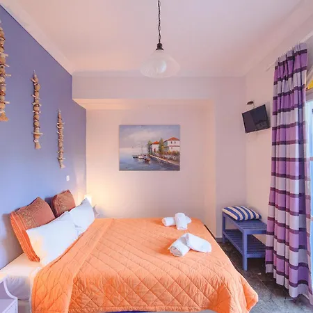 Maria Studios Poros Town Room photo