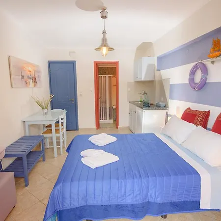 Maria Studios Poros Town Exterior photo