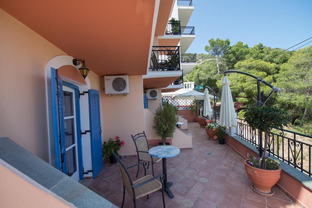 Maria * Poros Town